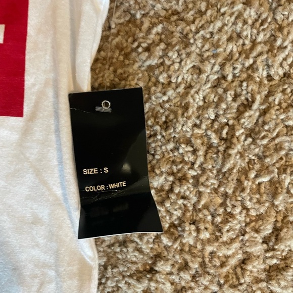 🦇 Small On Fire Brand NWT Graphic Tee - Picture 3 of 5